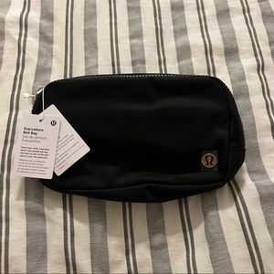 Lululemon Everywhere Belt Bag